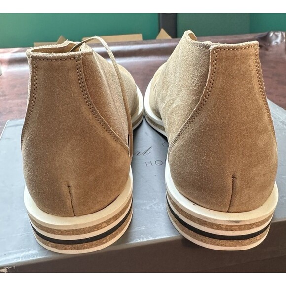 Robert Clergerie Paris Men’s Tan Suede Chukka Boot Size 8.5 U.S.  41.5 EU New